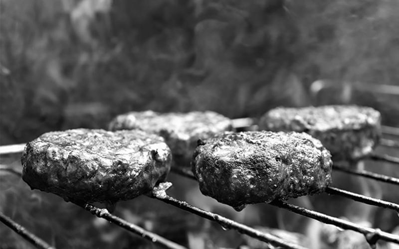 The smell of grilling burgers is in the air. Ensure that every burger is a masterpiece by utilizing some important cooking tips.