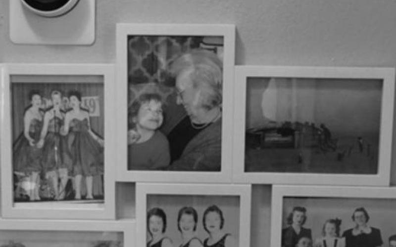 A display dedicating the house to the Jensen Girls. VNV photo by Lyle Van Camp