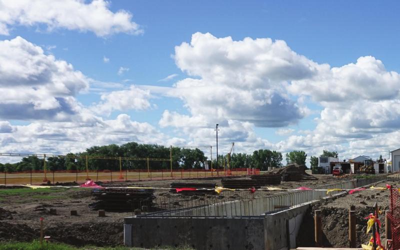 Work continues on the new elevator at the CHS site in Drayton. VNV Photos by Lyle Van Camp