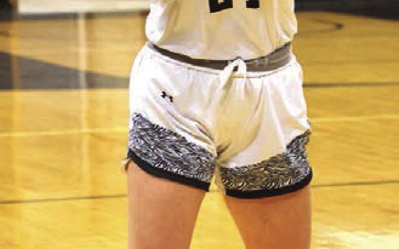 Hailey Berg looks for an open team mate.