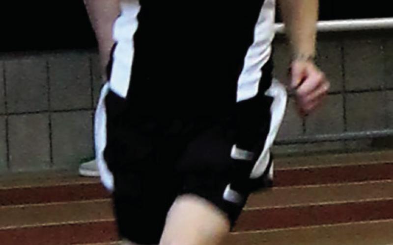 Leading off the boy’s 4x600 relay, Shawn Patterson started strong. Photo by Jamie Rarick