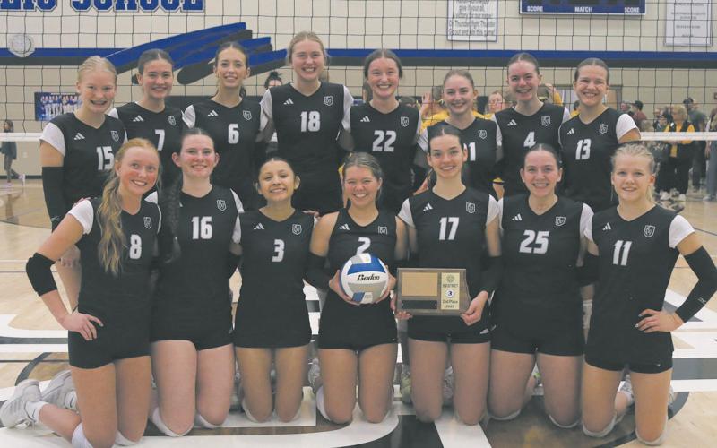 Drayton Valley-Edinburg places second at the District 3 Tournament in Northwood on Nov. 3. Photo by Jodi Fedje.