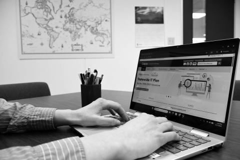 Government agencies have upcoming deadlines to bring websites and mobile apps into compliance with new federal accessibility standards. Photo by Michael Achterling/North Dakota Monitor