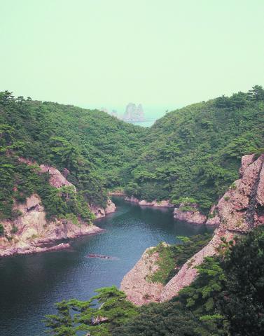 Photo taken on the coast south of Tokyo Bay by Clint Van Camp