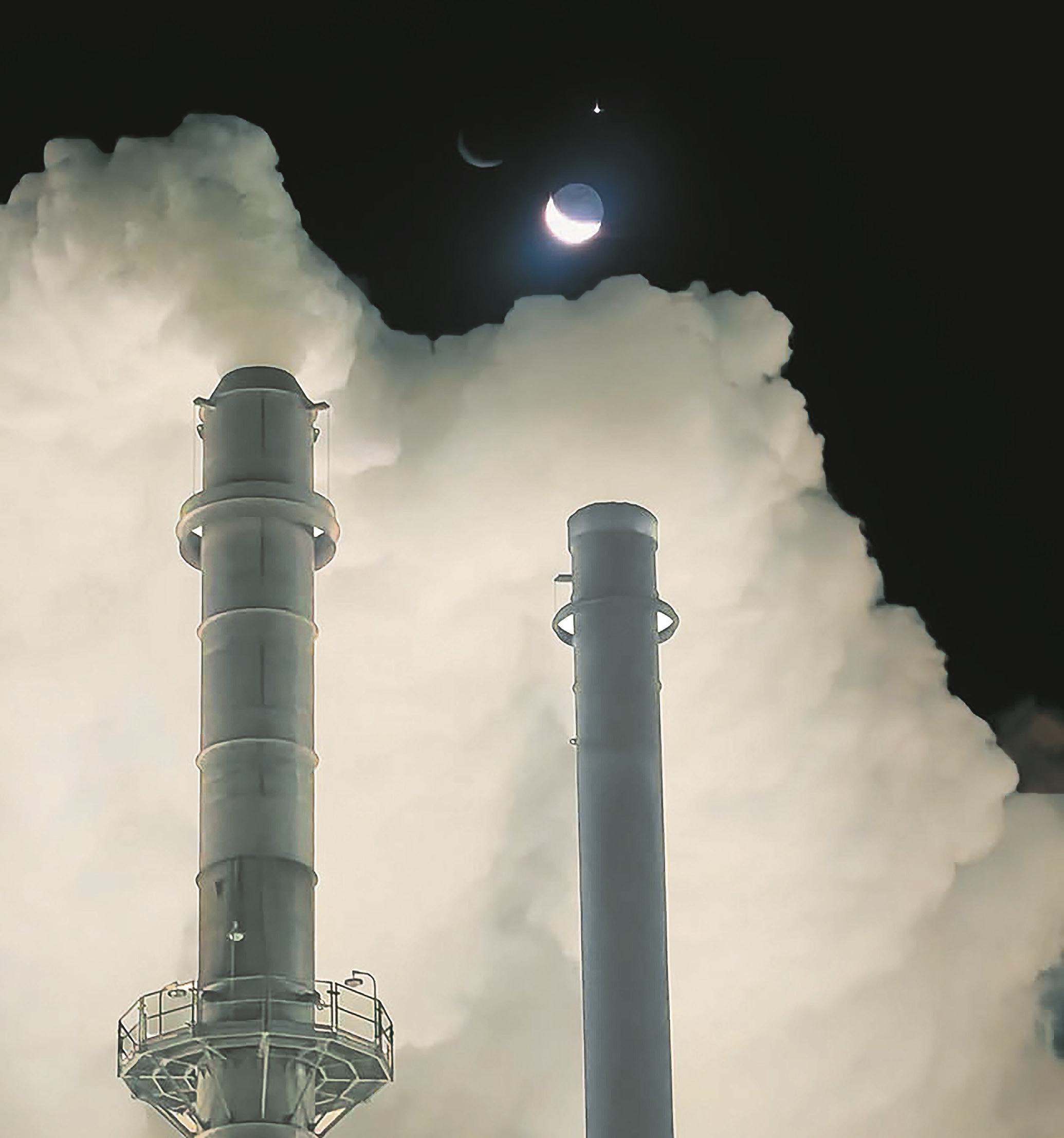 A rare view above American Crystal Sugar’s Drayton factory. Jupiter and a crescent moon lined up over the steam stacks early hours of October 6. Drayton Maintenance Planner Ben Rosenau captured the rare glimpse.