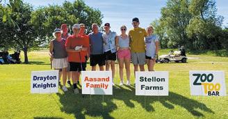 Marlene and Dale Aasand, Lincoln Aasand, Hunter Johnson, Mike Aasand, Thomas Aasand, Kiara Aasand, Rocko Hepokoski, and Reegan Aasand. Photo by Lauri Logsdon.