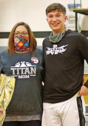 Drayton Senior Basketball players and Parents