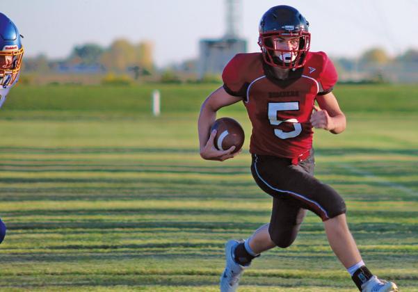 Grant Vold runs in the final touchdown for the Bombers during the Homecoming game Saturday afternoon. VNV Photo by Lesa Van Camp