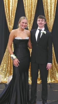 Reagan Aasand escorted by Landon Mapel