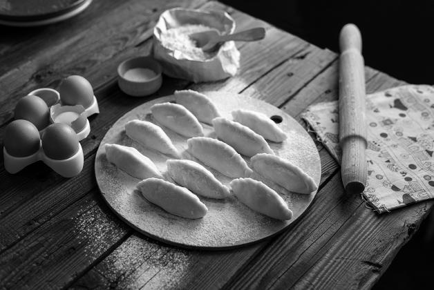 Food can bind families together and keep communities connected. Pixabay photo