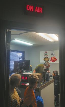 Area homeschool group tours Simmons Studio