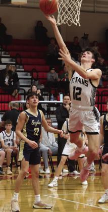 Everett Fedje goes up for two against the Eagles.