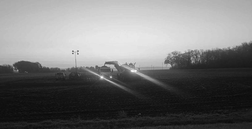 Woinarowicz Brothers Farms harvesting beets east of Robin, Minnesota. Photo by Christine Jensen.