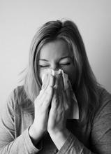 Sneezing can be a symptom of food allergies. (Pixabay photos)