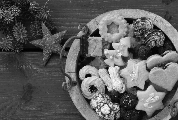 Make smaller cookies or cut treats into small pieces to help manage portion sizes during the holidays. (Pixabay photo)