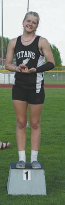 Alyssa Hoyles on the winner’s block. Photo by Larry Stokke.