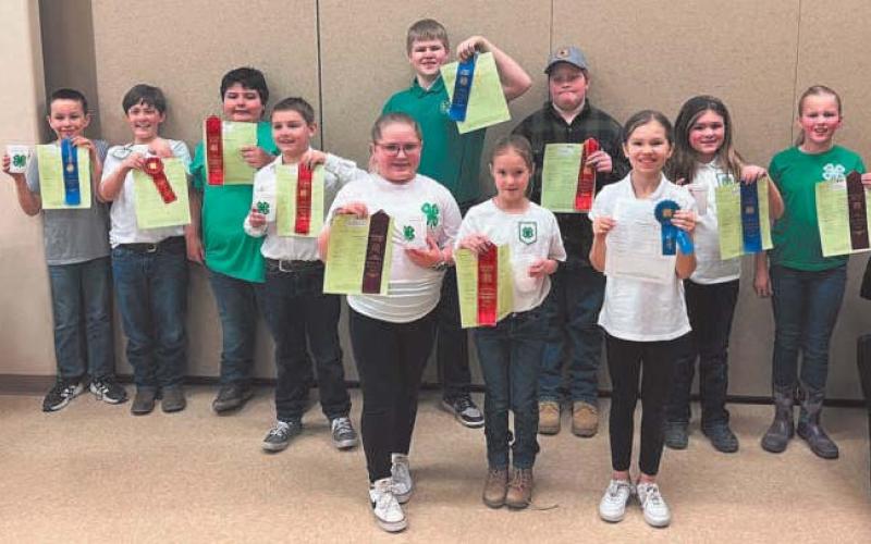 Juniors: Front Row (l to r) Laney Shane, Charlie Heck, Amelia Ratliff Back Row: Nathan Stegman, Oscar Hunter, Lukas Van Niekerk, Rylan Moore, Chaz Halverson, Josiah Carpenter, Mallory Latozke, Stella Norrell
