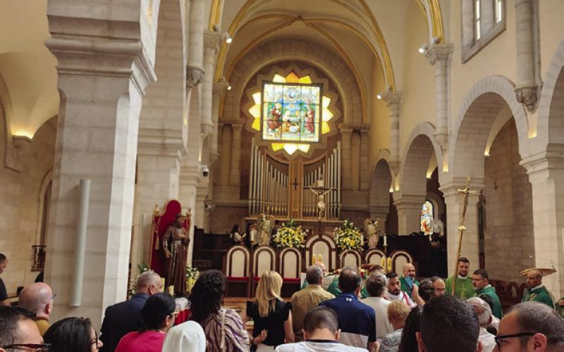 Valley travelers on pilgrimage group in Israel take shelter amidst unexpected war
