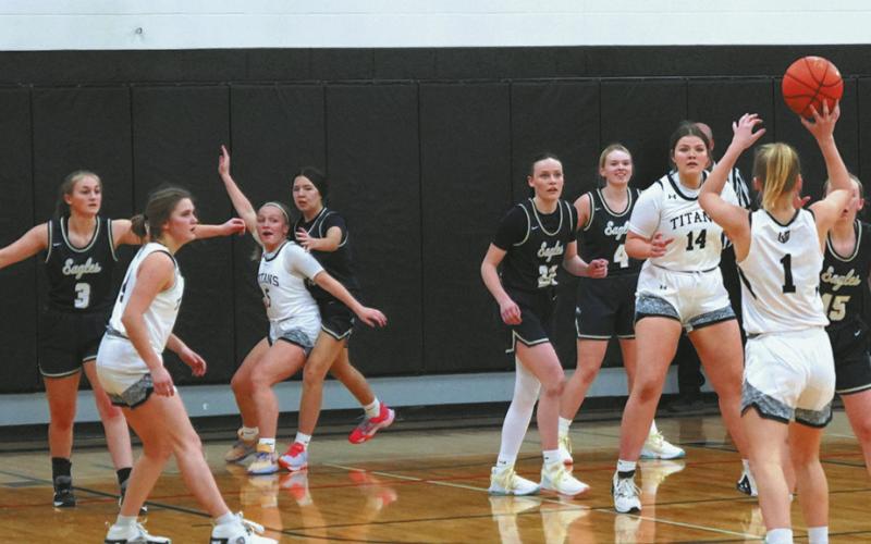 Lady Titans beat Hillsboro-Central Valley, suffer first loss two days later