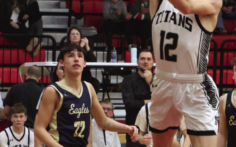 Everett Fedje goes up for two against the Eagles.