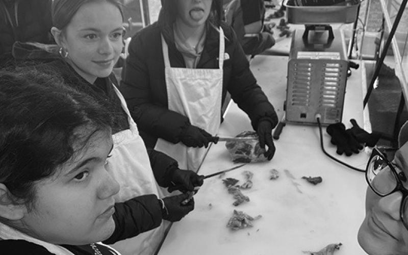 MOBILE MEATS LAB visits Drayton