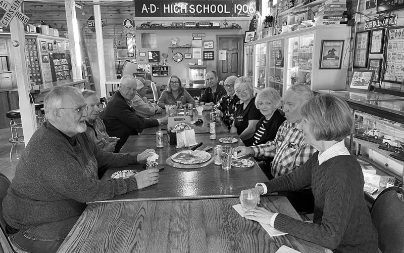 A welcoming event was held at the 10th Hole Gardar Country club. Photographed (L- R) Robert Olgeirson, Leslie Geir, Curtis Olafson, John H. Johnson, Kristín Jóhannsdóttir, Hörður Gunnarson, Kathy Thorlakson, Susan Sigurdson Powers, Judy Geir, Richard Geir and Sandy Wright. Submitted photo