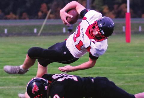 Mustangs trample Bombers in last season game last Friday night
