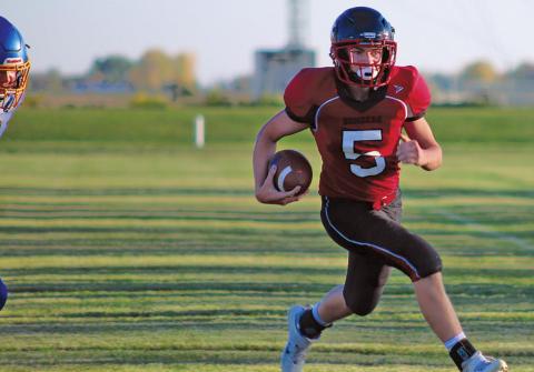 Grant Vold runs in the final touchdown for the Bombers during the Homecoming game Saturday afternoon. VNV Photo by Lesa Van Camp