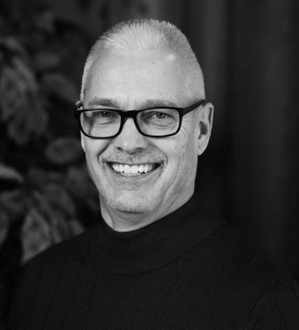 Bob Simmons, Valley News &amp; Views co-owner.
