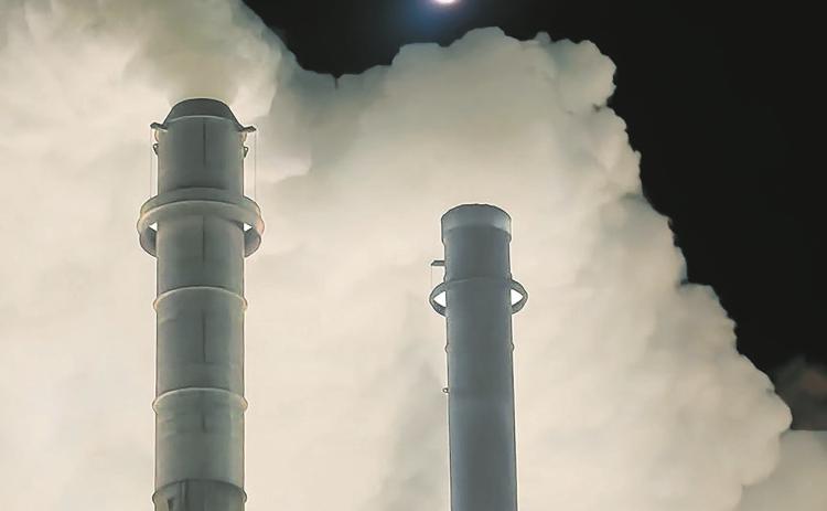 A rare view above American Crystal Sugar’s Drayton factory. Jupiter and a crescent moon lined up over the steam stacks early hours of October 6. Drayton Maintenance Planner Ben Rosenau captured the rare glimpse.