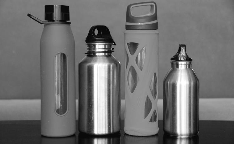 Health experts recommend that women need 11.5 cups and men need 15.5 cups of fluids daily from all sources. (Pixabay photo)