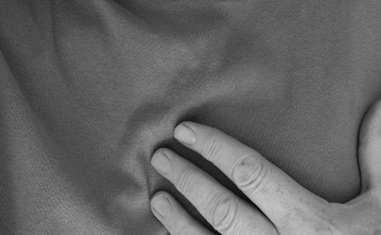 Many people experience discomfort or an uncomfortable pressure in the chest as a sign of heart issues. Pixabay photo