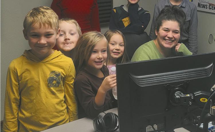 Area homeschool group tours Simmons Studio